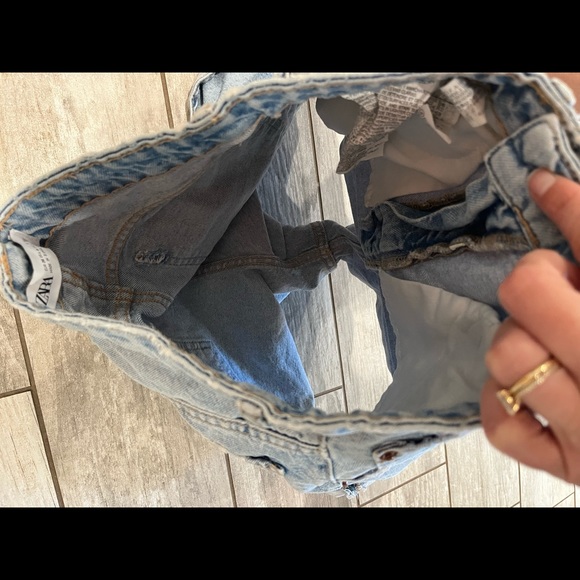 Zara Lightwash High Waisted Jean Shorts Sz 4 - Picture 5 of 5